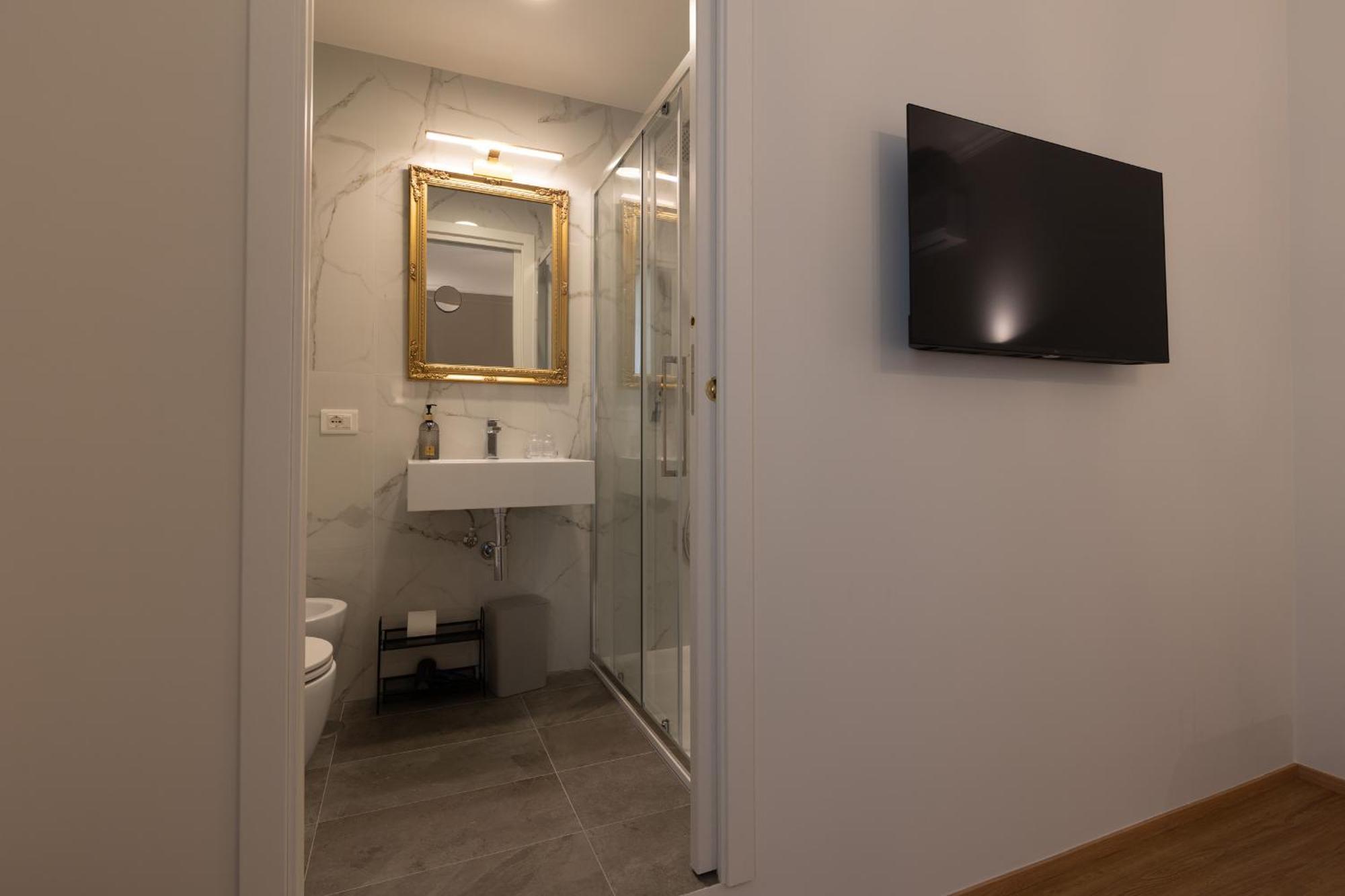 De Vince Suites - Luxury Rooms - Roma Termini Buitenkant foto