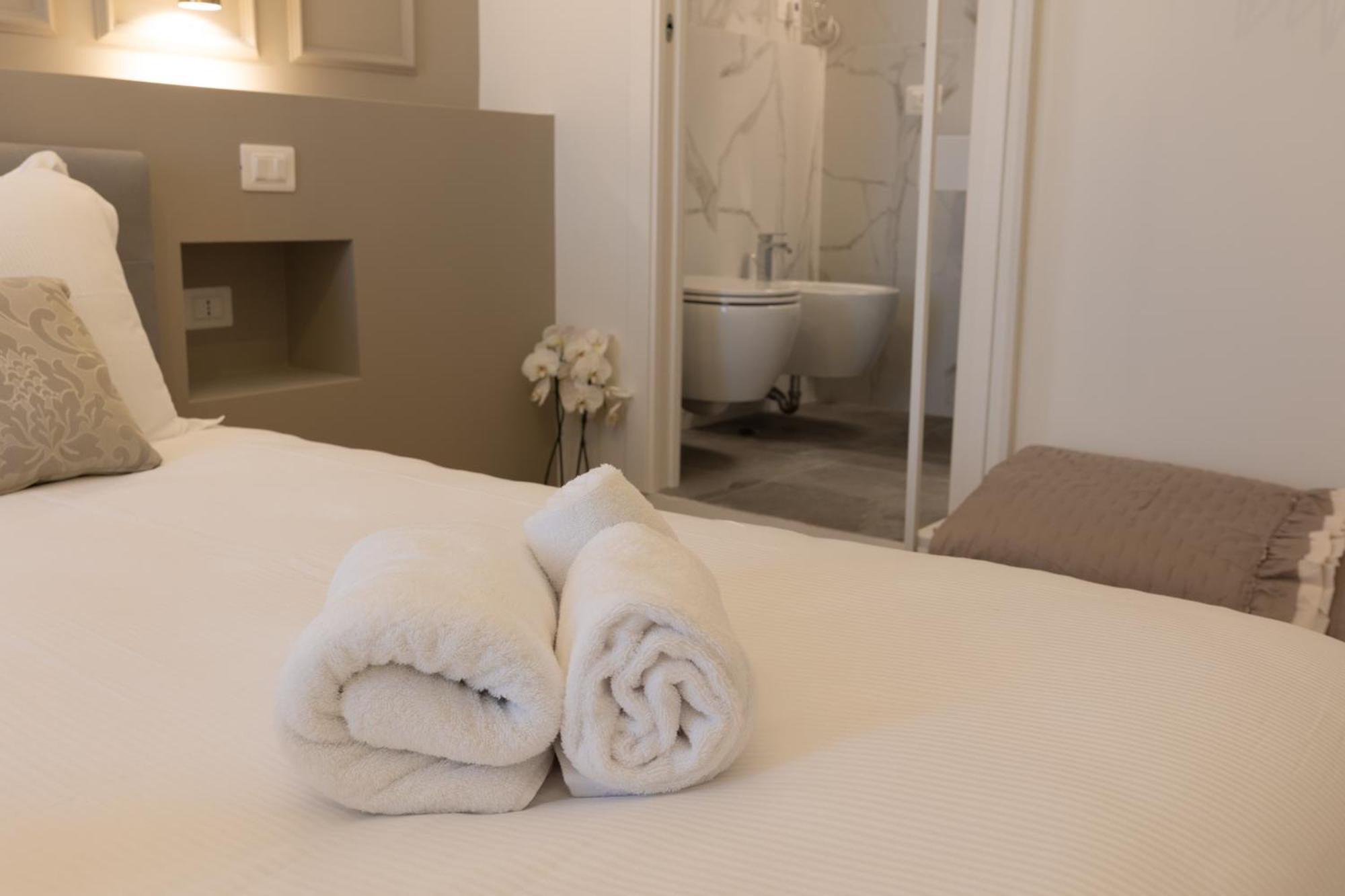 De Vince Suites - Luxury Rooms - Roma Termini Buitenkant foto