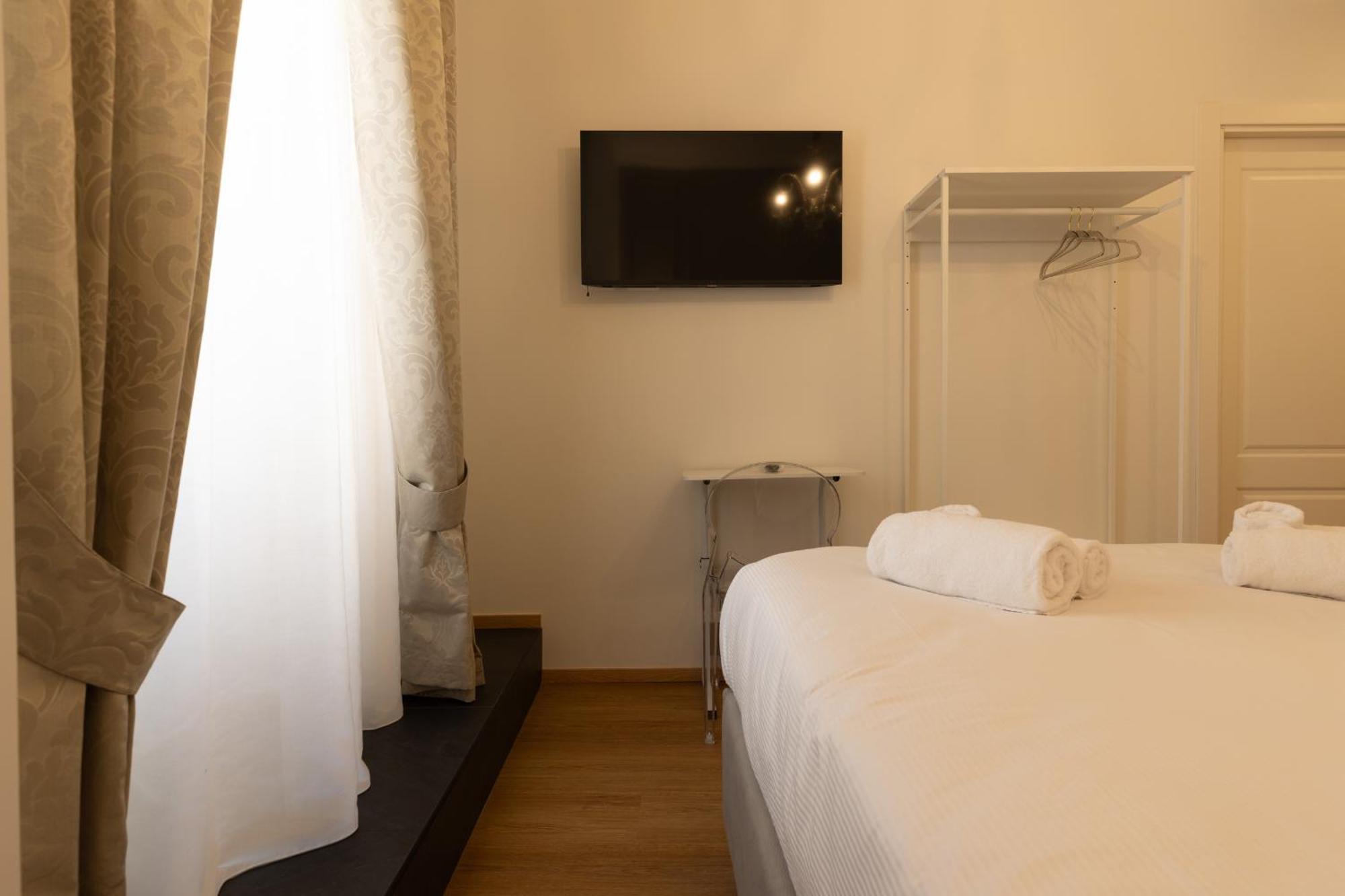 De Vince Suites - Luxury Rooms - Roma Termini Buitenkant foto
