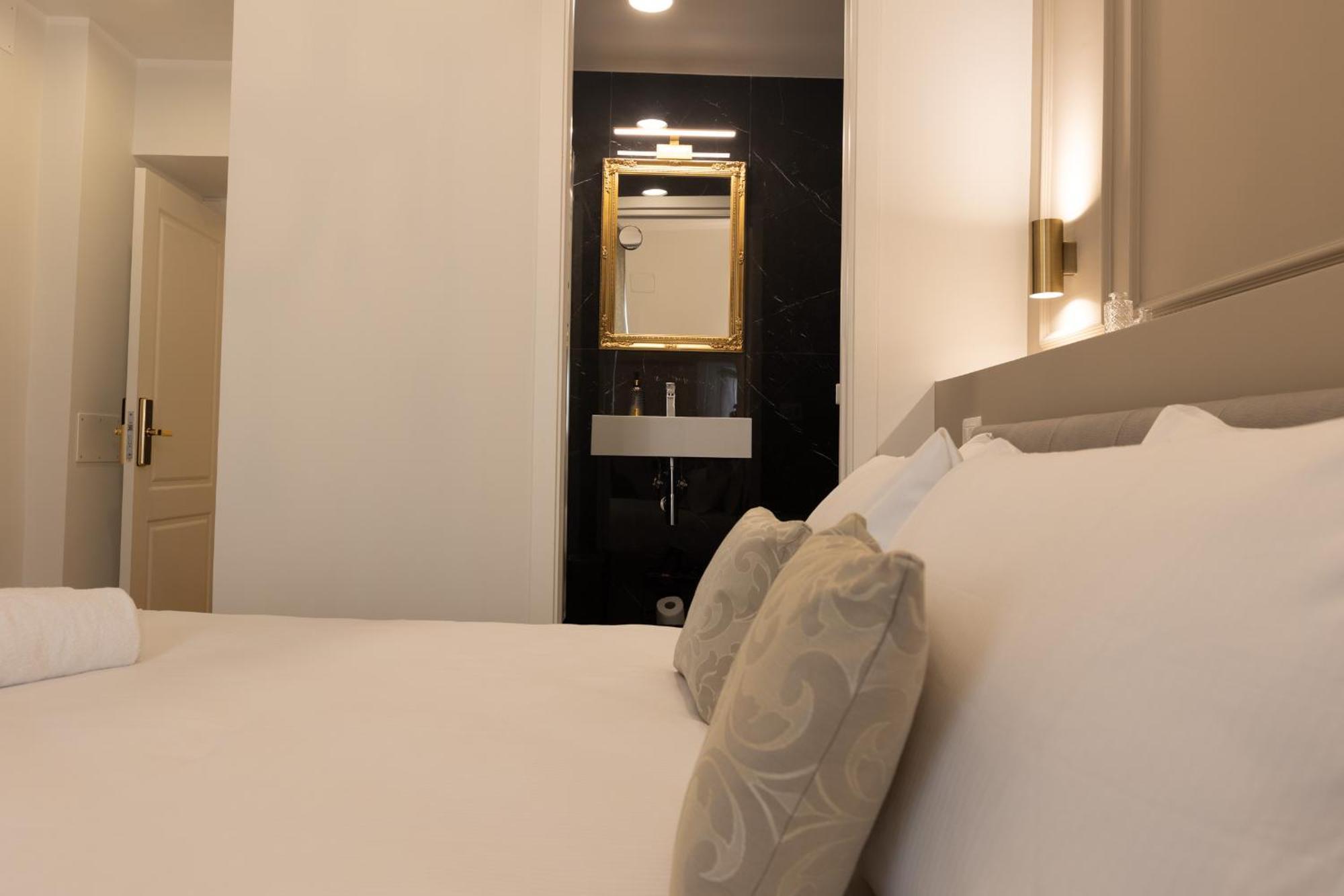 De Vince Suites - Luxury Rooms - Roma Termini Buitenkant foto