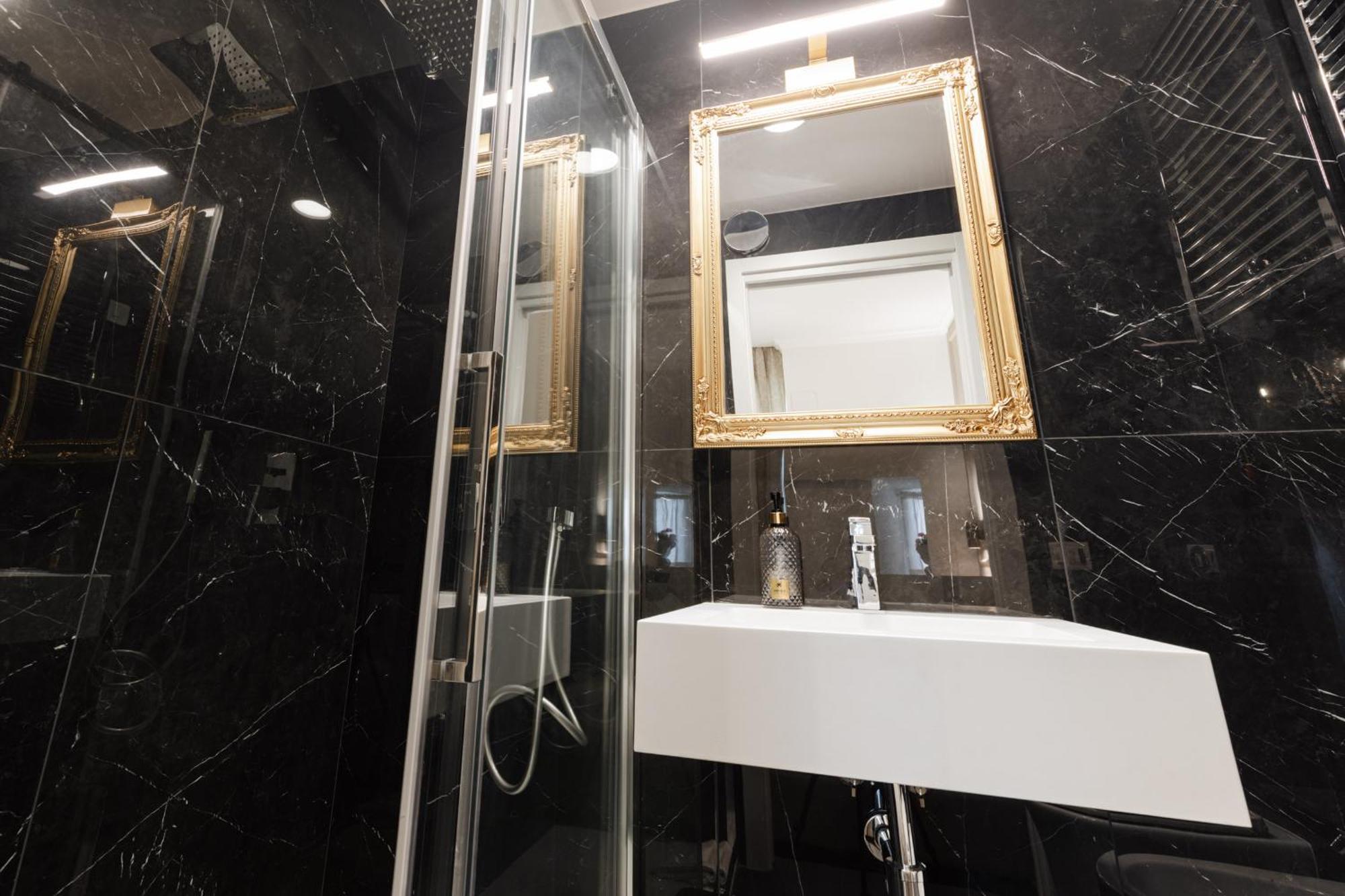 De Vince Suites - Luxury Rooms - Roma Termini Buitenkant foto