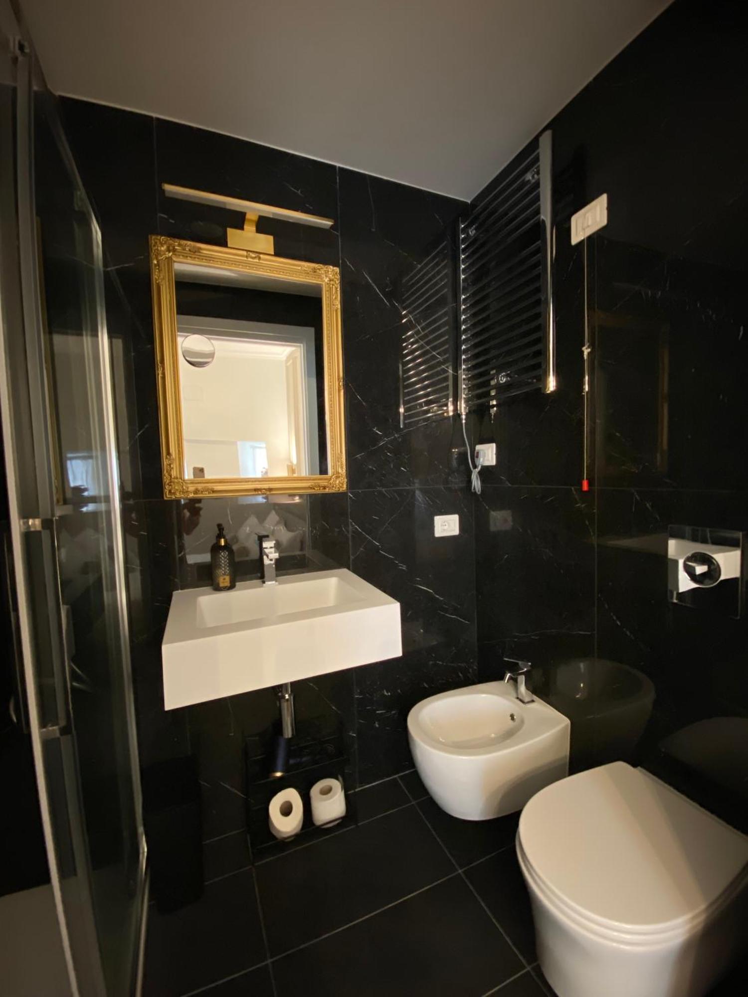 De Vince Suites - Luxury Rooms - Roma Termini Buitenkant foto